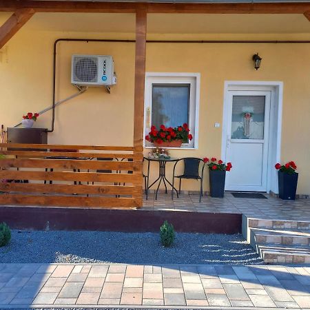 Oazis Apartman Sarospatak Exterior photo