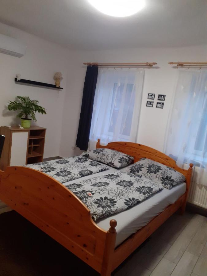 Oazis Apartman Sarospatak Exterior photo