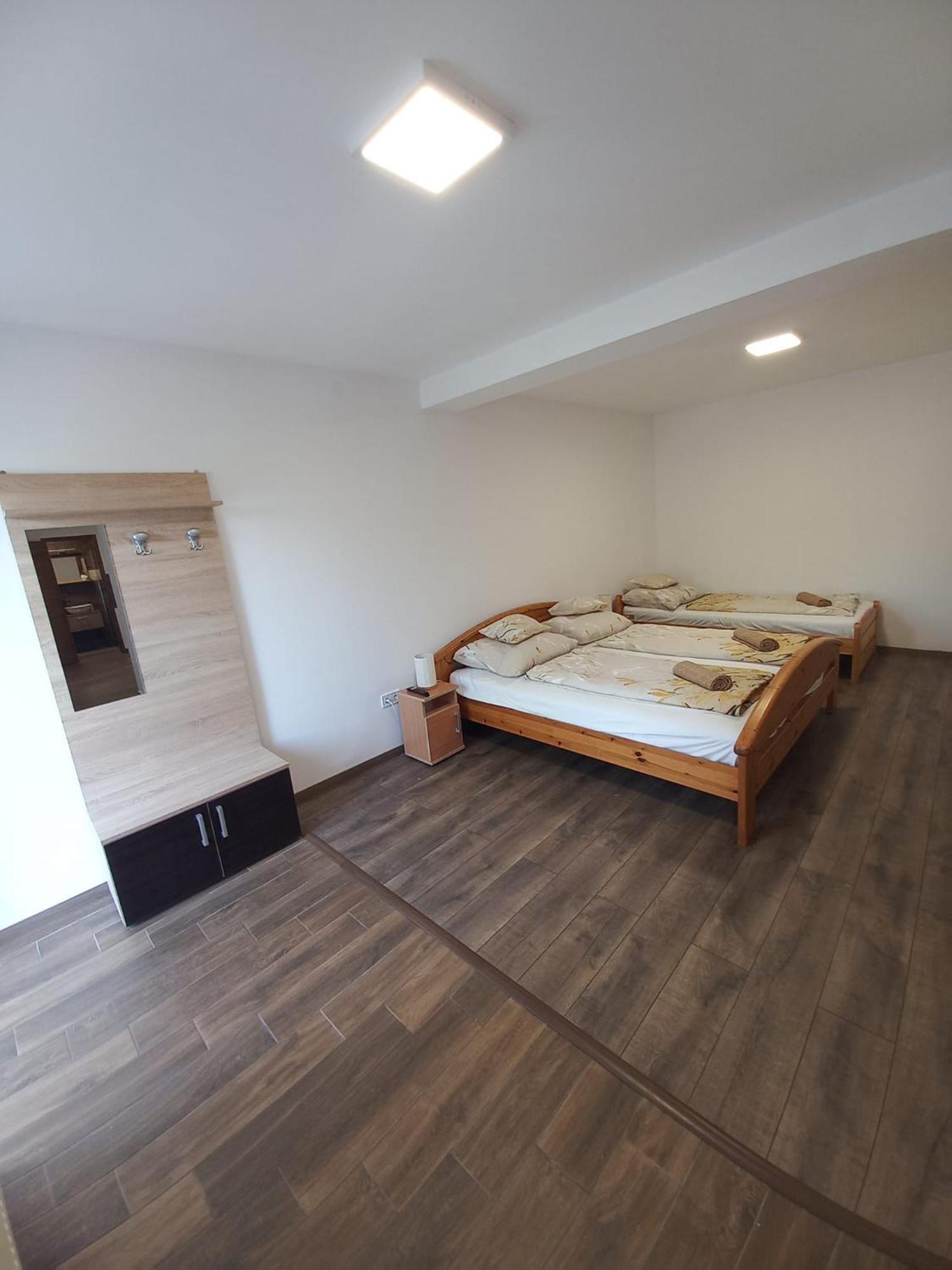 Oazis Apartman Sarospatak Exterior photo